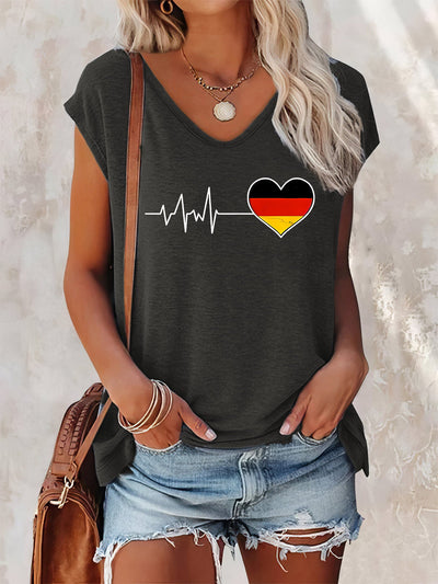 Larah | Lässiges V-Ausschnitt-Damen-Fußballtrikot mit Herzaufdruck der deutschen Flagge zur EM 2024