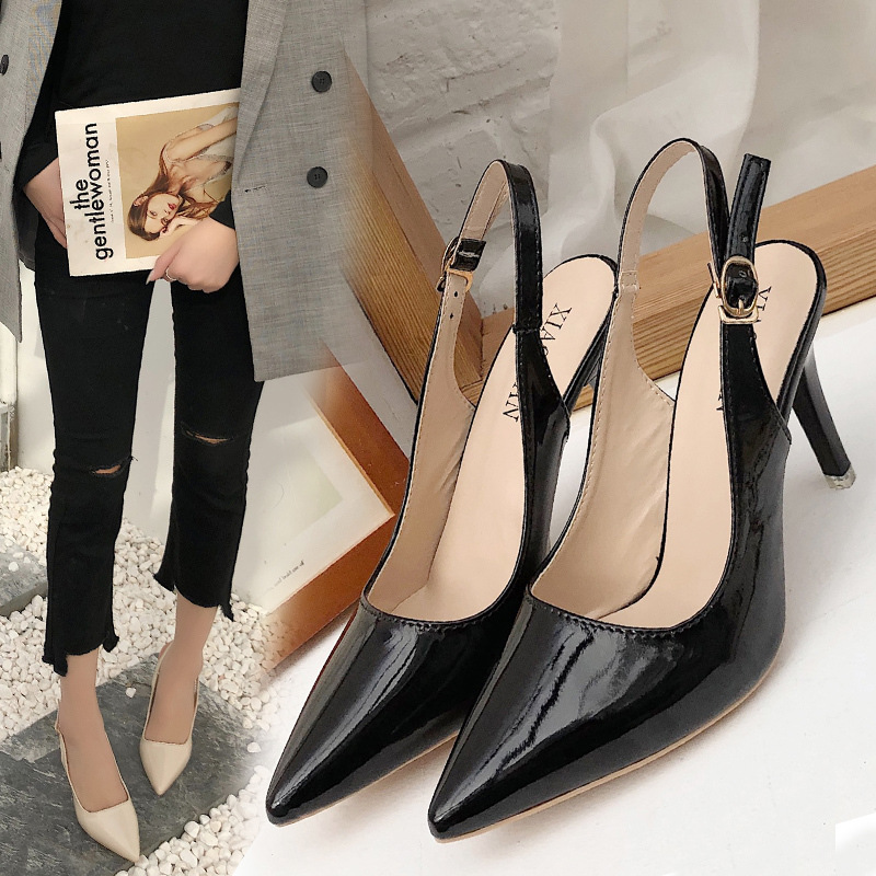 Nora – stylische schwarze schuhe mit schwarzem riemen