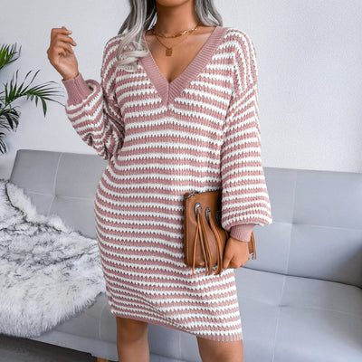 Melanie | Stripe Frenzy Pulloverkleid mit V-Ausschnitt