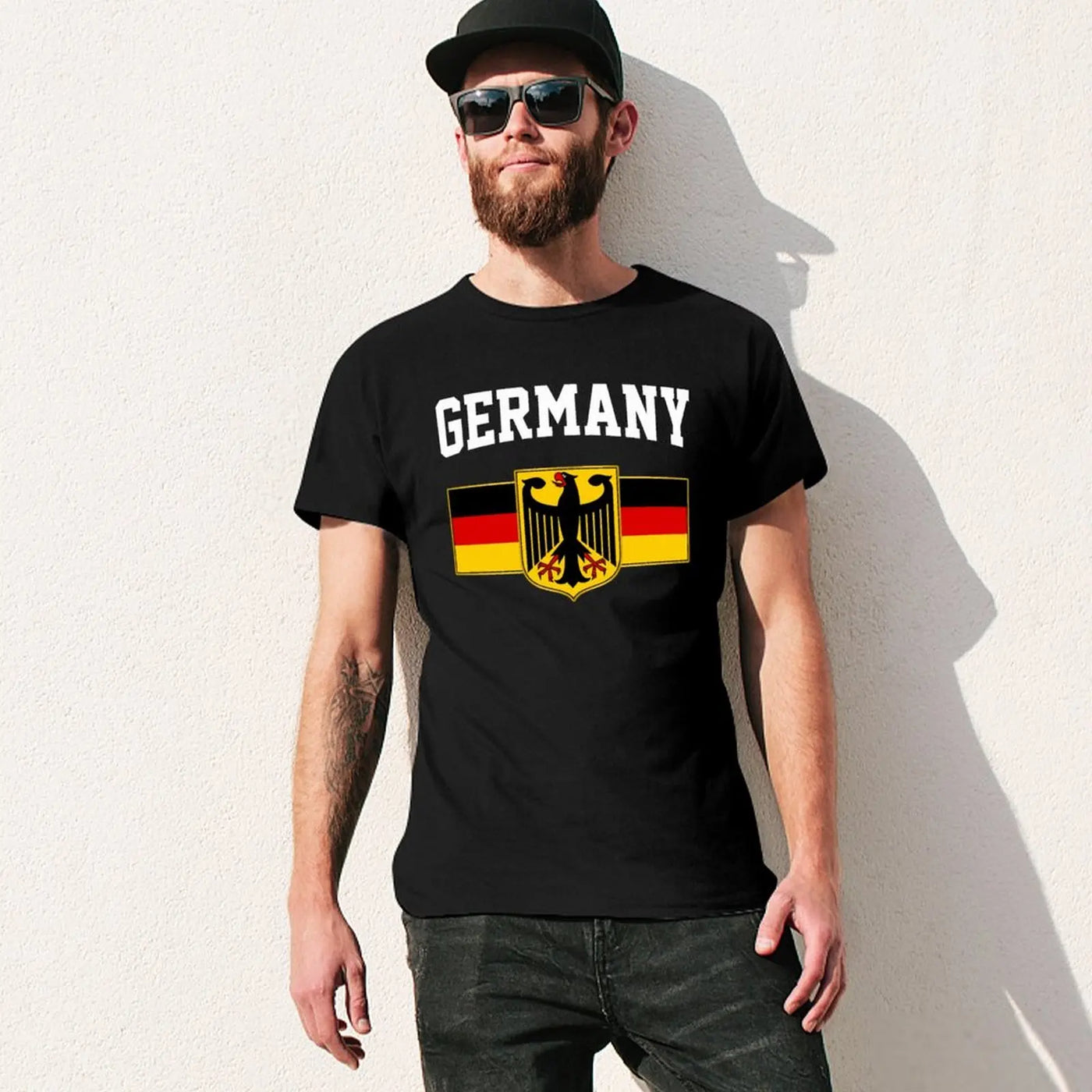 Tom | Unisex-T-Shirt mit Rundhalsausschnitt und deutscher Flagge, Fußballtrikot für die EM 2024