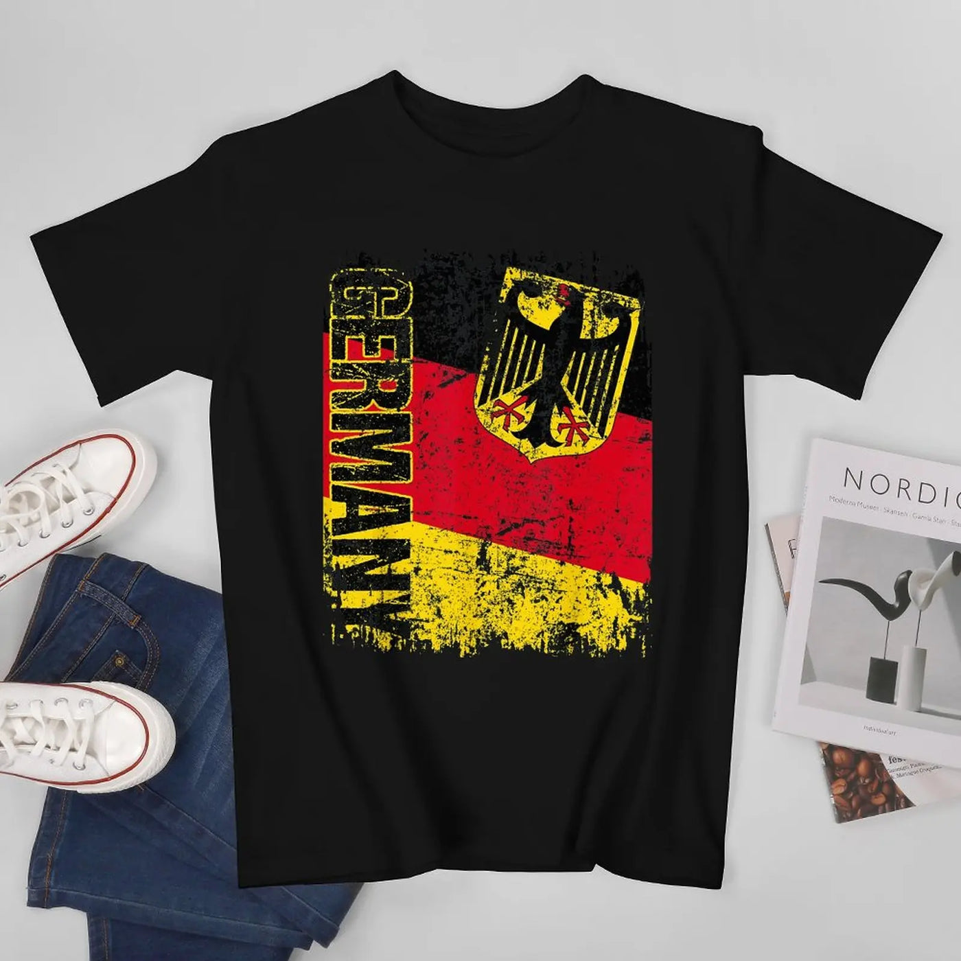 Tom | Unisex-T-Shirt mit Rundhalsausschnitt und deutscher Flagge, Fußballtrikot für die EM 2024