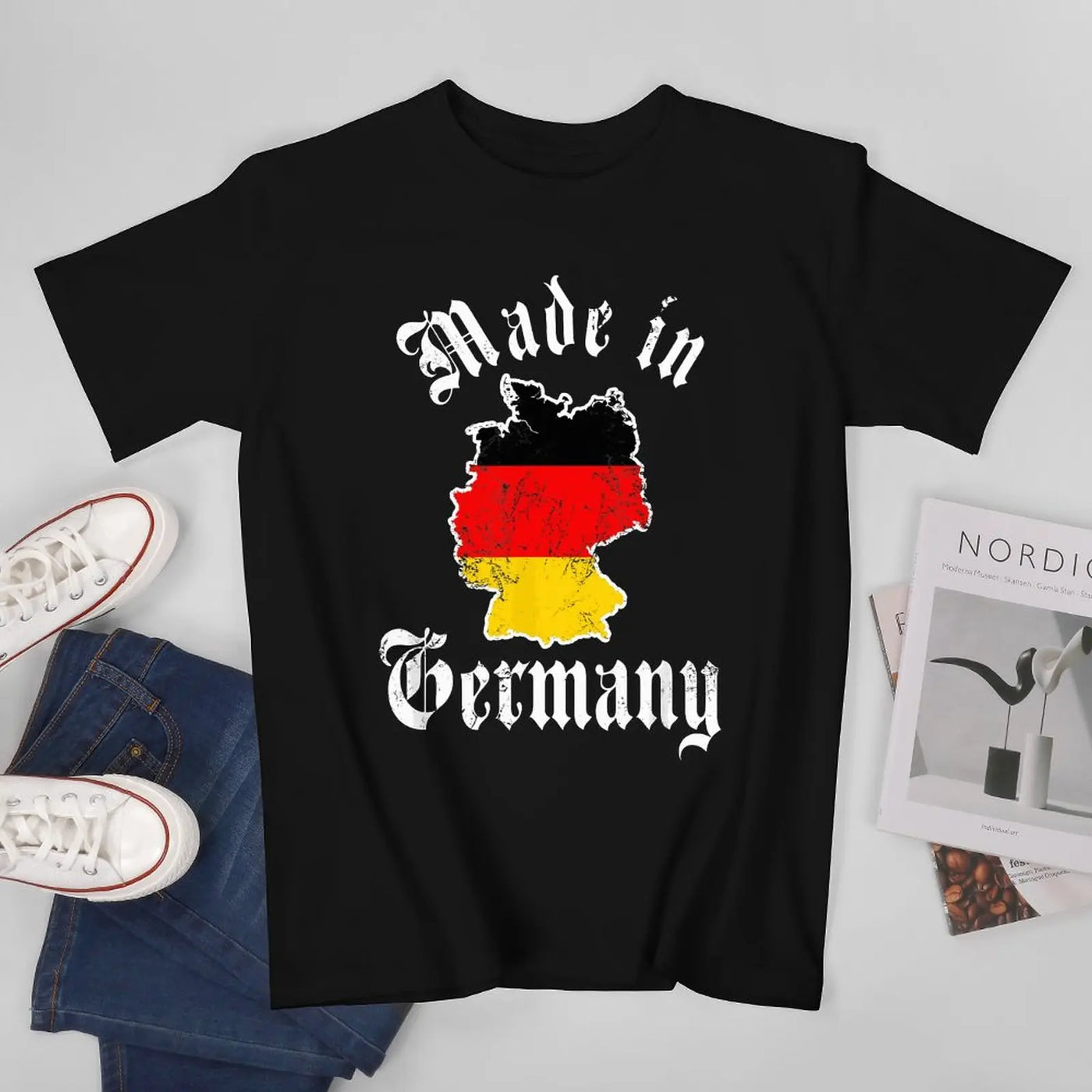 Tom | Unisex-T-Shirt mit Rundhalsausschnitt und deutscher Flagge, Fußballtrikot für die EM 2024