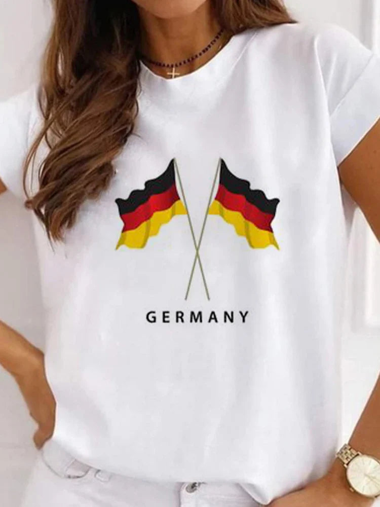 Carinan | Deutschland Euro 2024 Fußball Rundhals Damen T-Shirt