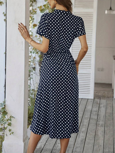 Chloe – a-linien-kleid mit polka-dot-print und v-ausschnitt