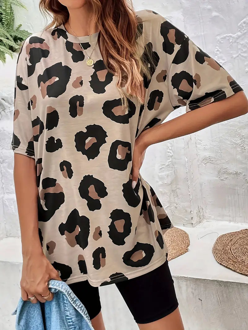 Harper – t-shirt mit leopardenmuster und rundhalsausschnitt